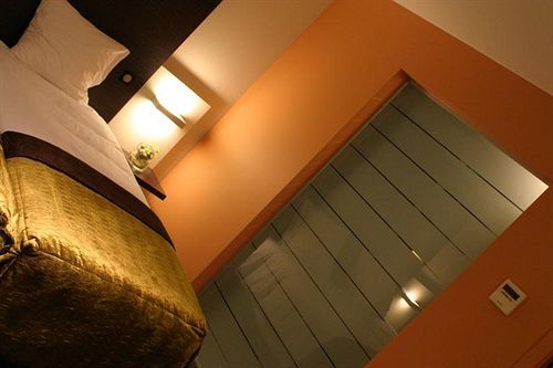 Le Merceny Motel バストーニュ エクステリア 写真